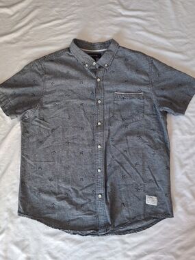 Adam Levine Men L Grey Button Down Short Sleeve Bird Print Hipster Shirt